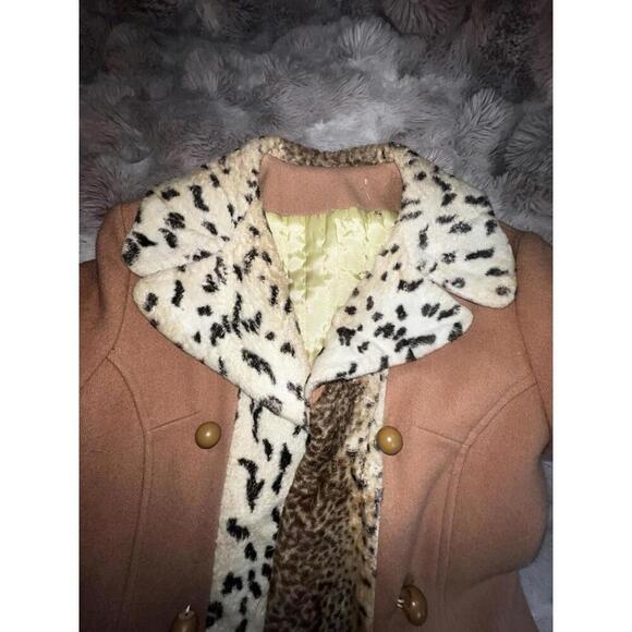 Chic Vintage Glamour: 1960s Camel Coat with Faux Leopard Fur Trim, S/M - Picture 15 of 15